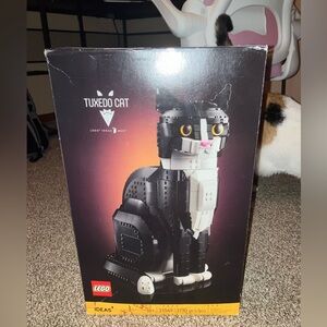 Tuxedo cat legos